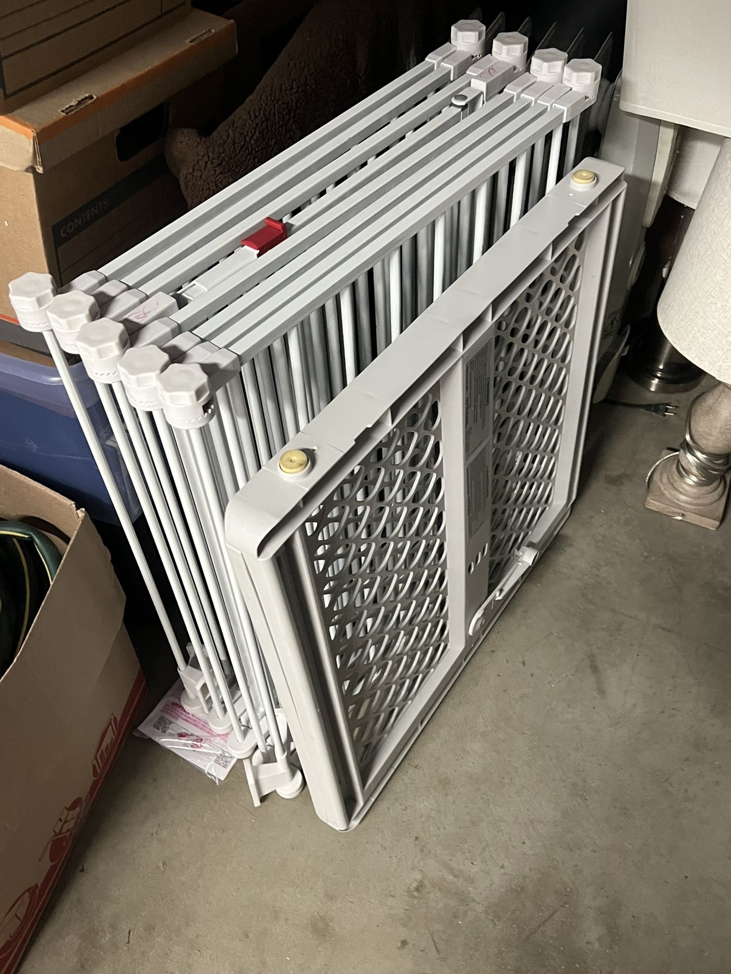 Safety Gate With Door Latch