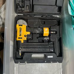 De Walt Precision Point Brad Nailer