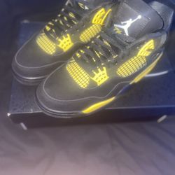 Jordan 4 Yellow Thunder (2023) size 8.5M