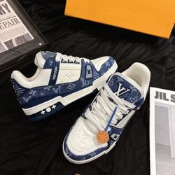 Designer-Style Low-Top Sneakers: Bold Pattern Streetwear