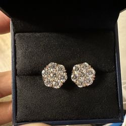 Material Finish: Gold Plating Stone Type:  VVS Clarity D Color Moissanite Stones  