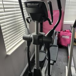 NordicTrack E5.5 Elliptical with Adjustable Stride Length