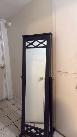 Full-Length Standing Jewelry Armoire Mirror – Black