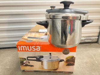 Olla de Presión semi-nueva en caja A solo $90.00.     O.B.O.