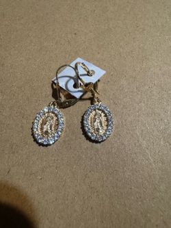 Vendo aretes de oro laminado