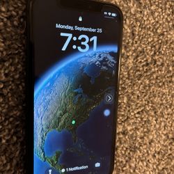 iPhone 11  L