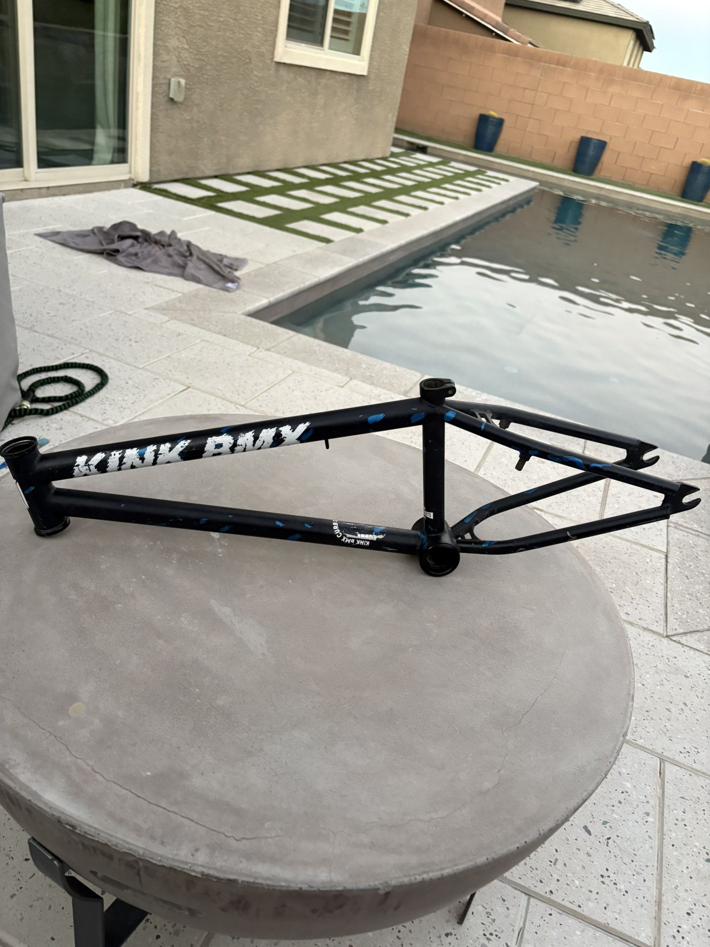 Kink Curb 20"TT BMX Freestyle Bike-Matte Blood Blue FRAME