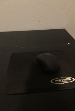 Wireless mouse and mouse pad
