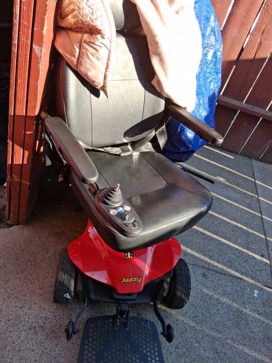 Jazzy 12 Volt Electric Wheel Chair