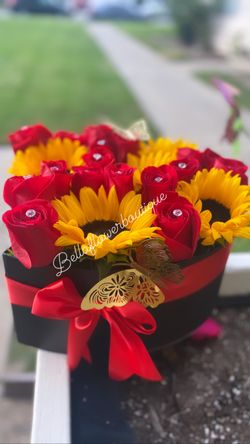 Roses/sunflowers/rosas