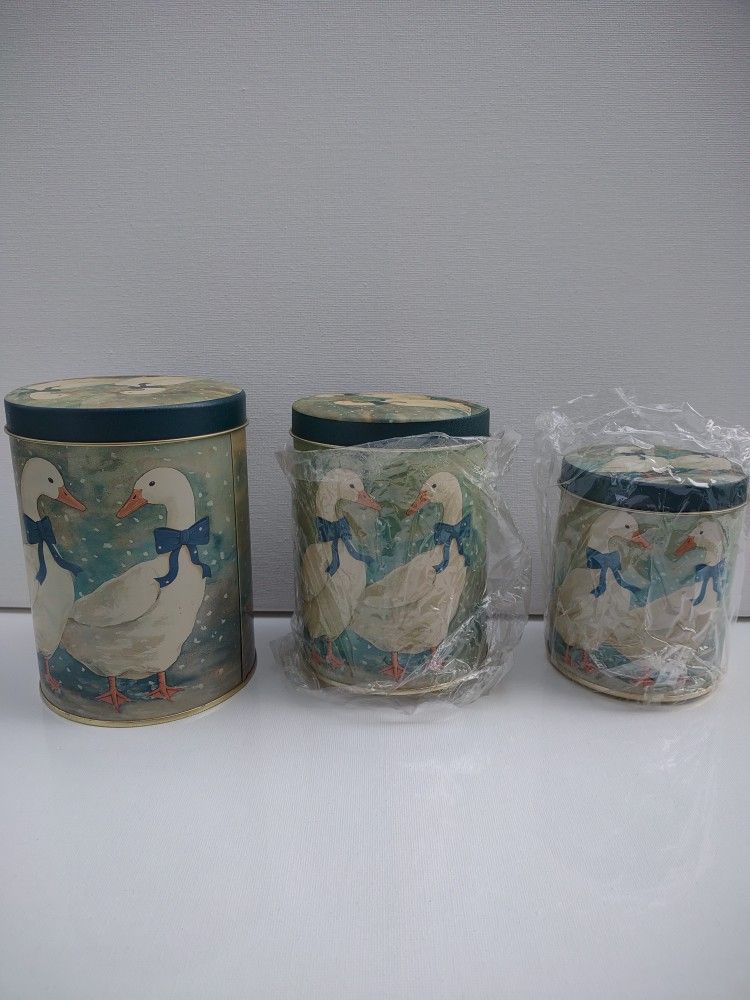 Vintage Nesting Tins