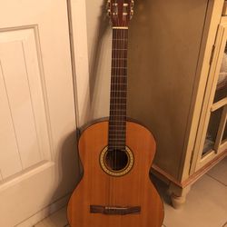 Wood’s Classical Acoustic Guitar (WC39)