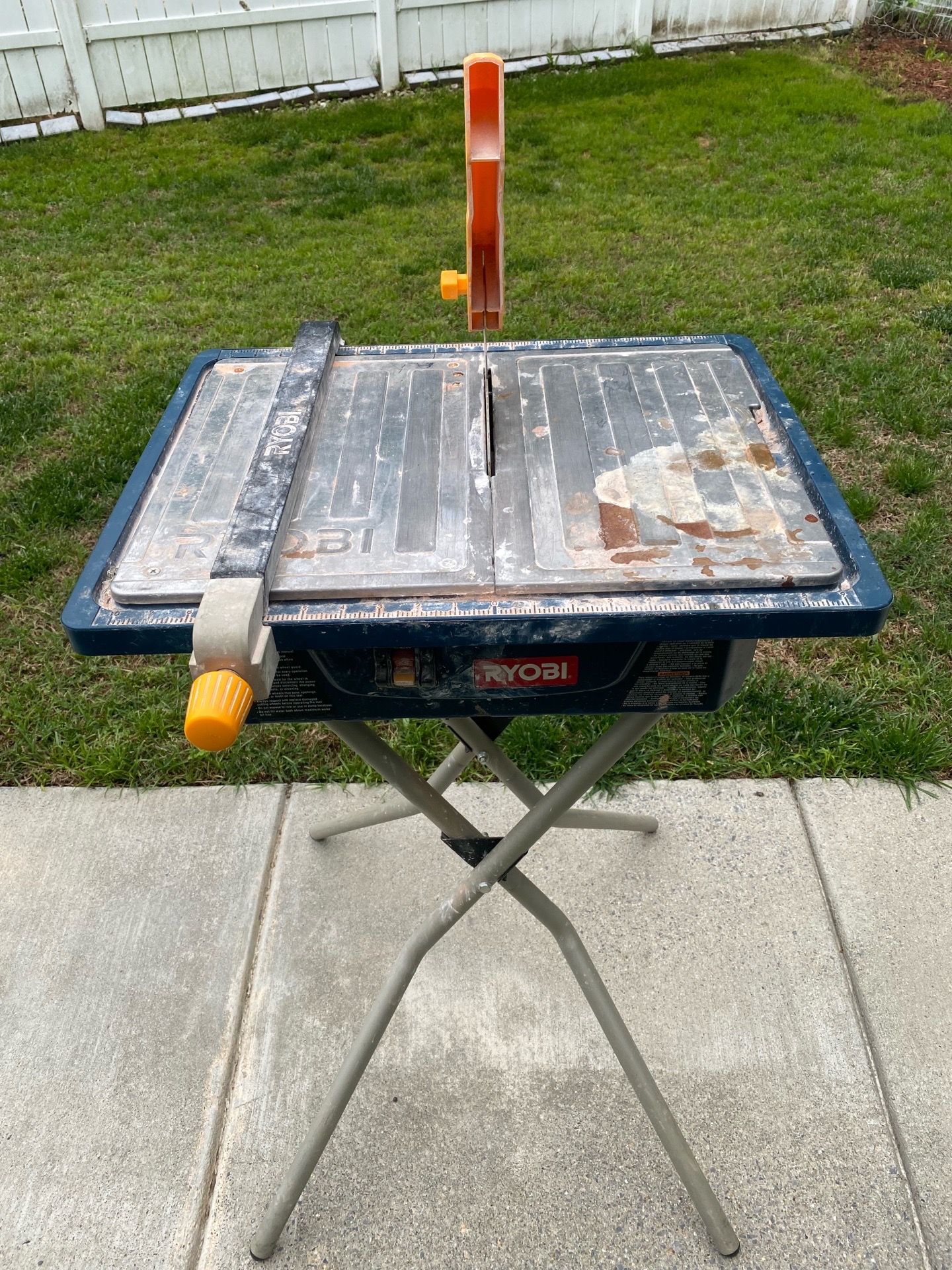 Ryobi 7” wet tiles cutter with stand