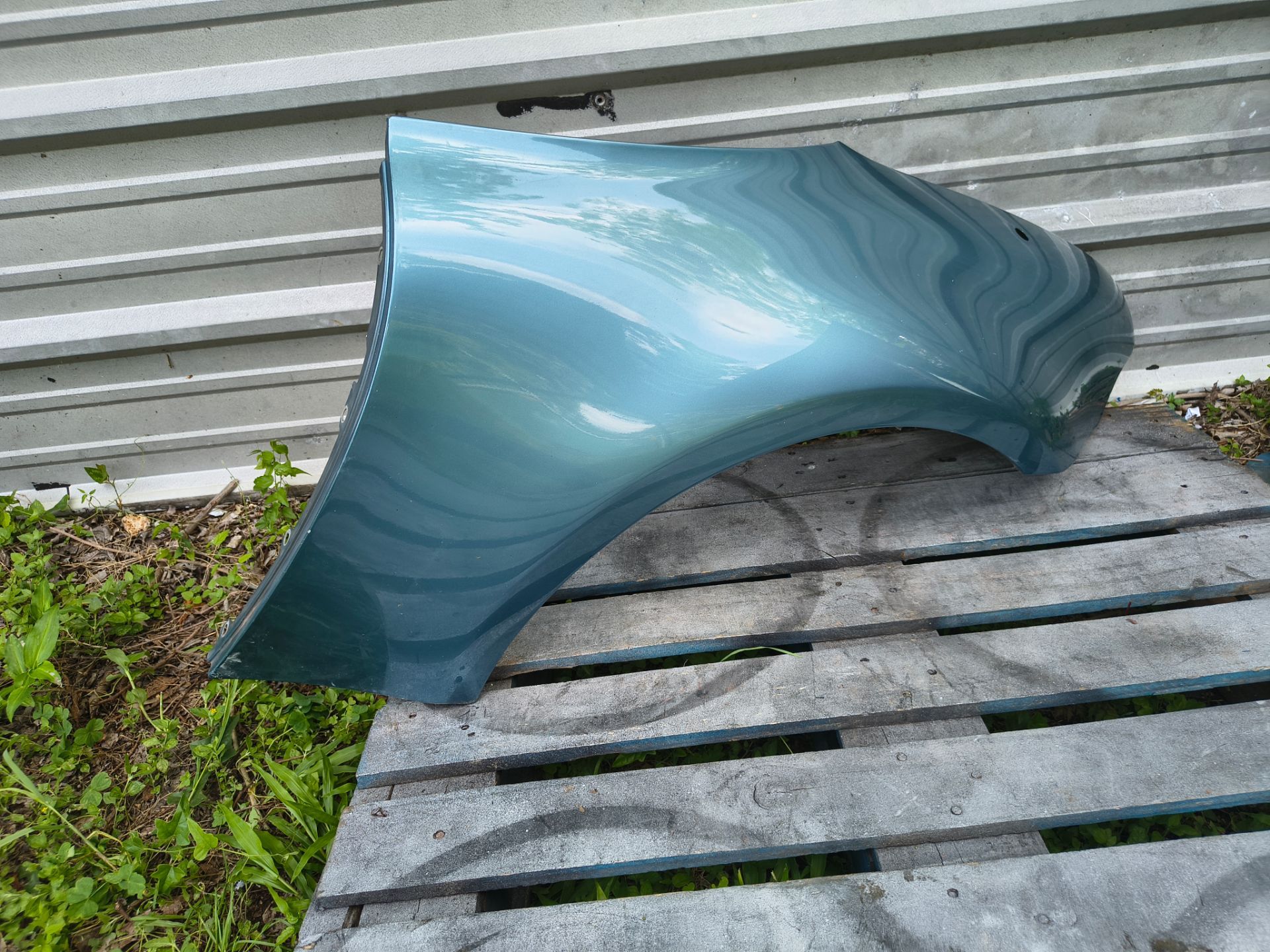 96-02 bmw z3 roadster LH REAR QUARTER PANEL.. BLUE..