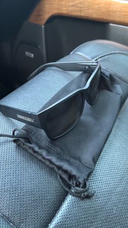 Madson Classico men’s sunglasses great condition with carrying sleeve