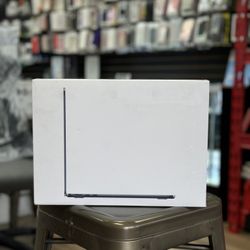 MacBook Air M3 Chip 13 Inch