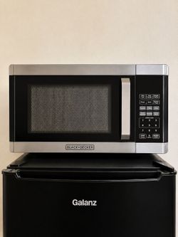 Black+Decker Stainless Steel Microwave