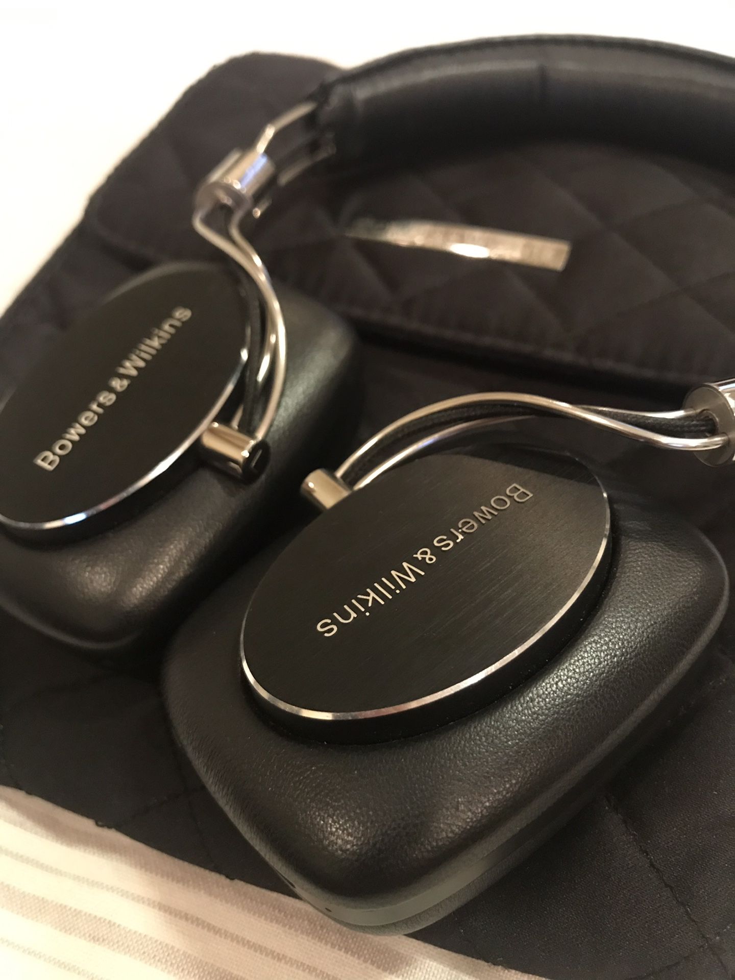 Bowers & Wilkins p5 wireless headphones