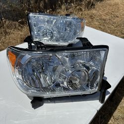 New Toyota Tundra Headlights 07-2013