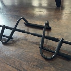 Pull up bar