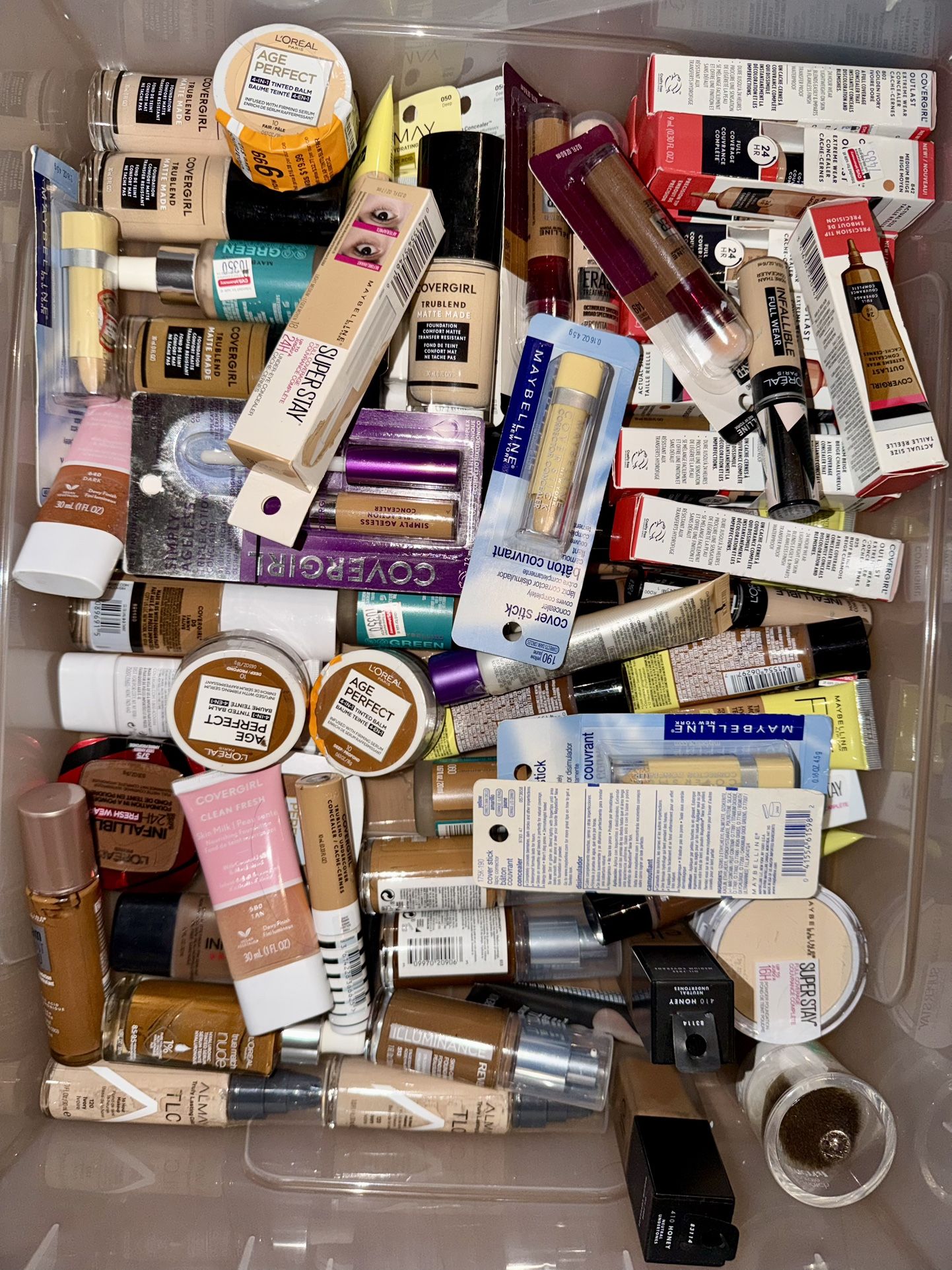 HUGE DRUGSTORE MAKEUP LOT - BRAND NEW (230 pieces)