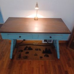 ANTIQUE DESK 