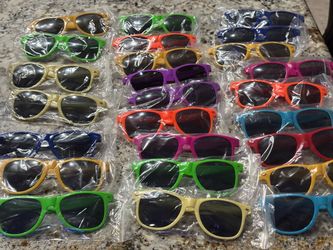 Sun glasses. 25 pair retro   1980s