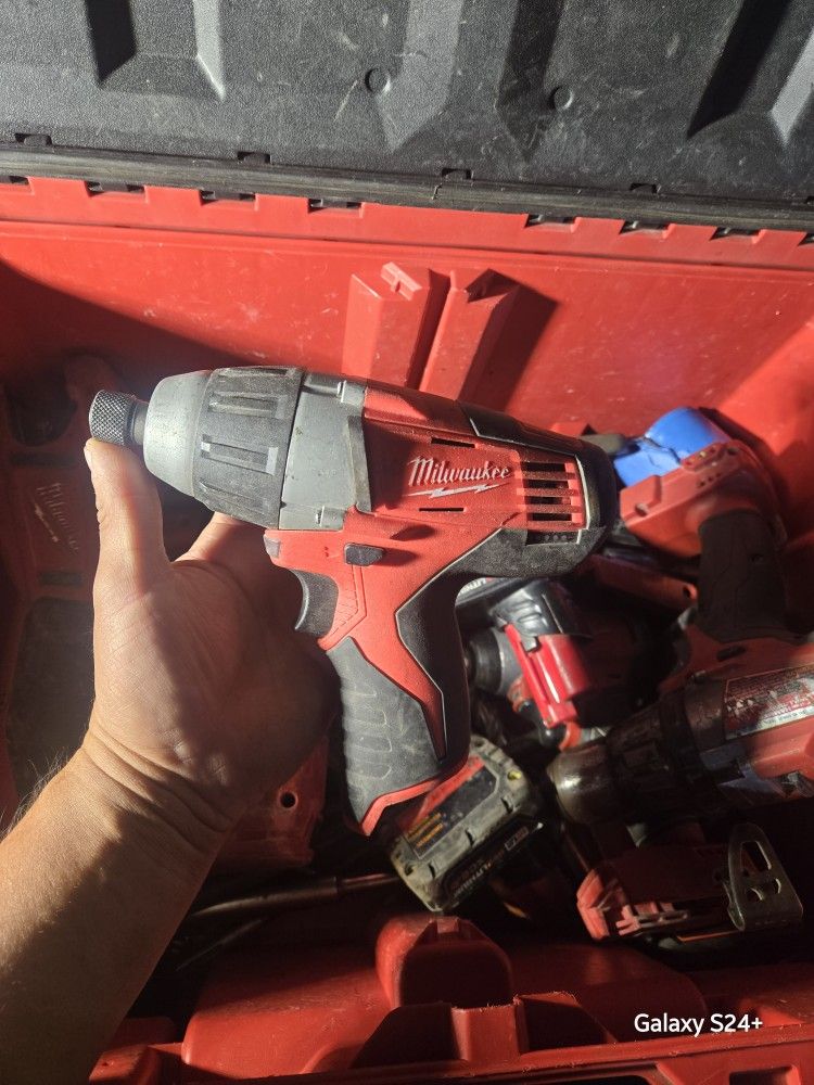 No-hub Drill Bands MILWAUKEE