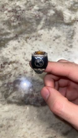 Gucci crystal and enamel interlocking G signet yellow stone