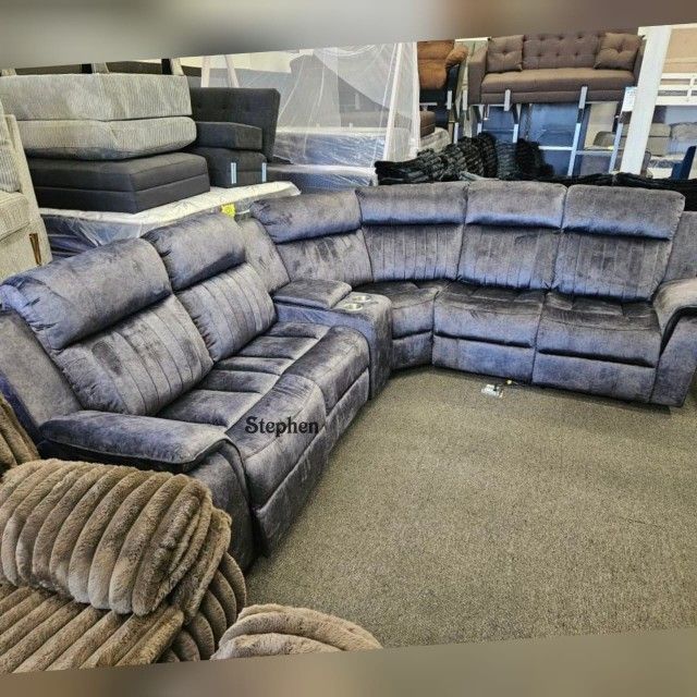 Manual reclining sectional sofa