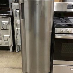 LG Mini Fridge New Scratch And Dent 