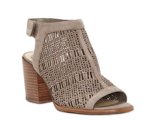 Vince Camuto Keannie Block Heel Sandal shoes size 7 