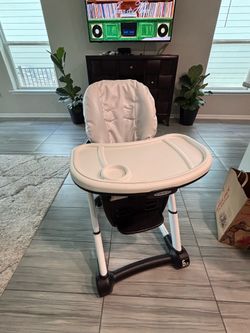 Graco Blossom 6 in 1 Convertible High Chair,
