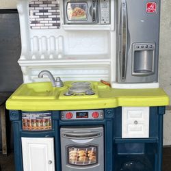 Play Kitchen 