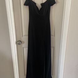 Long Elegant Black Dress 