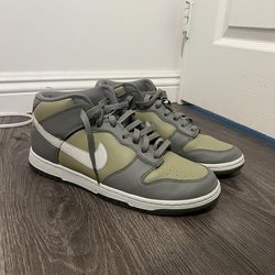 Nike Dunks Mid “Dark Stucco” size 10.5