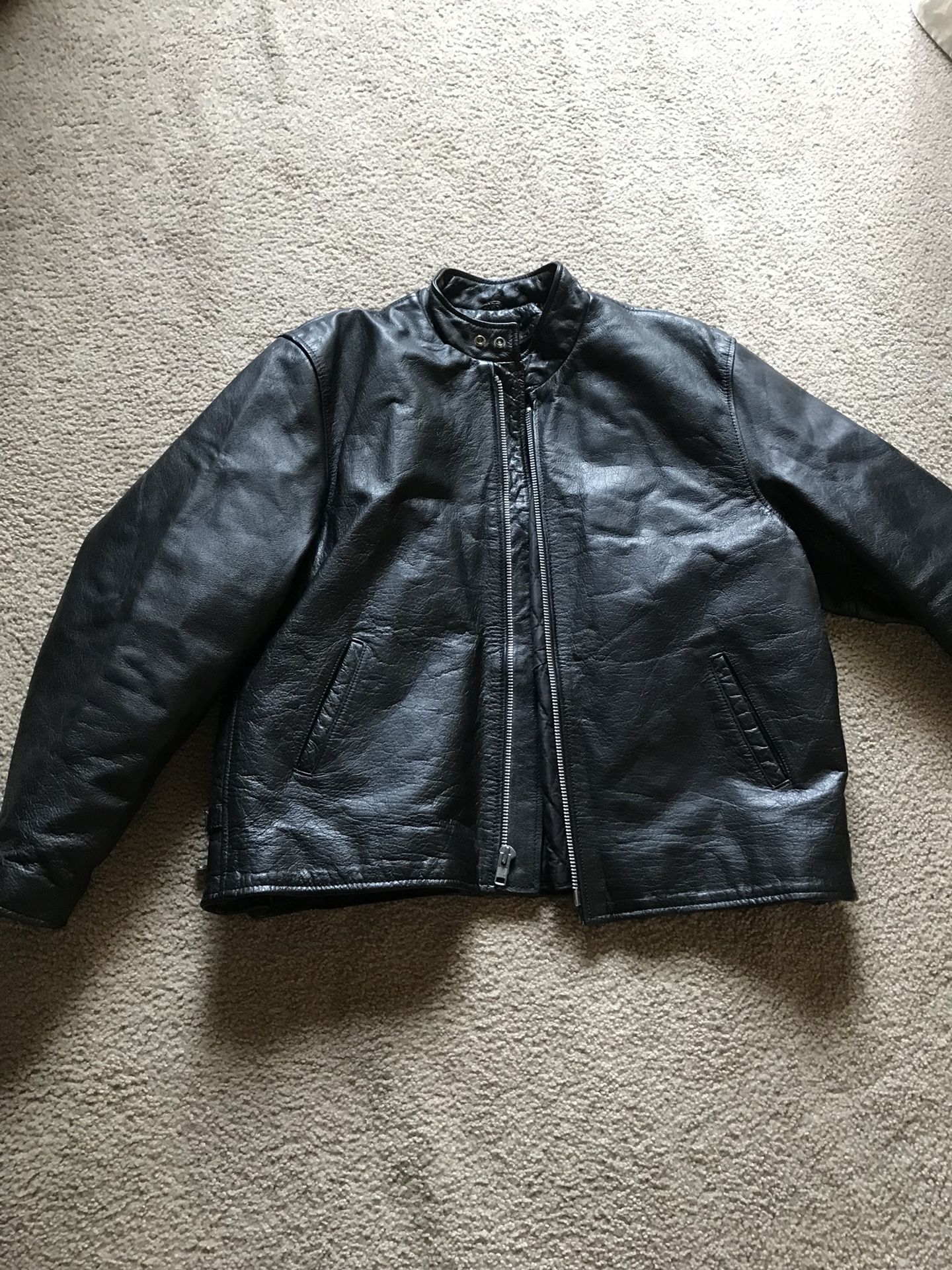 Xxl Motorcyle leather jacket like new with zip in liner! (Fits snug like an XL)