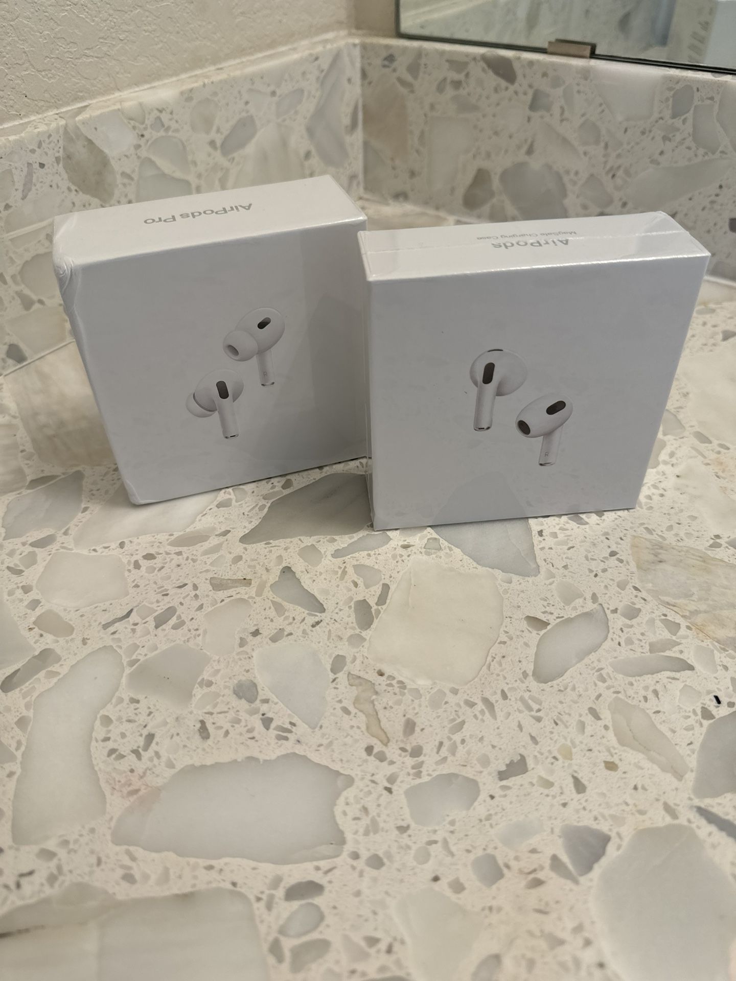 Airpod pro 2nd gen & airpods 3rd gen