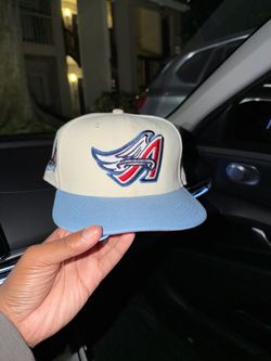 Two Tone Angels Hat Size 7 1/4