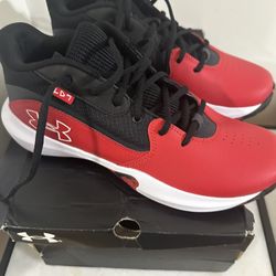 Brand New Size 11 Under Armour Shoes