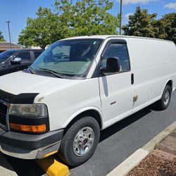 2011 GMC Savana