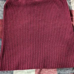 Maroon Colored Knitted Style 