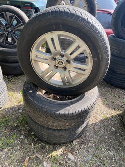 2010 MERCURY MARINER OEM WHEELS AND TIRES !