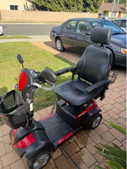 Drive Medical Ventura DLX 4-Wheel Mobility Scooter – Excellent Condition