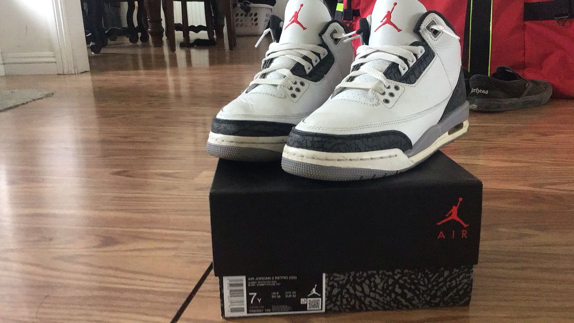 Air Jordan three retro’s size 7