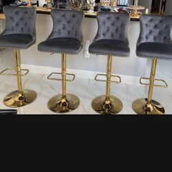 4 Barstools 