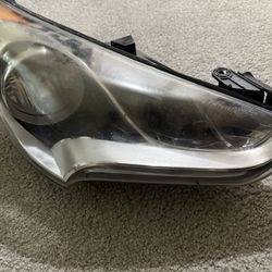 2012-2016 Hyundai Veloster Headlight (passenger Side)