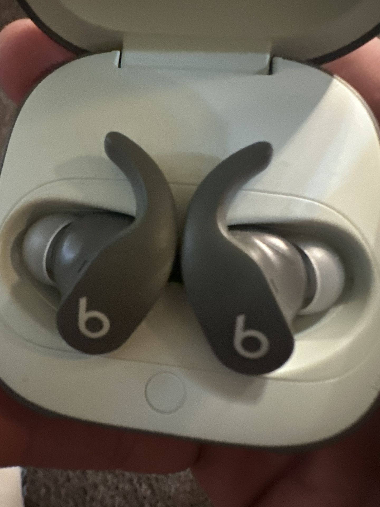 PowerBeats Bud Pro 