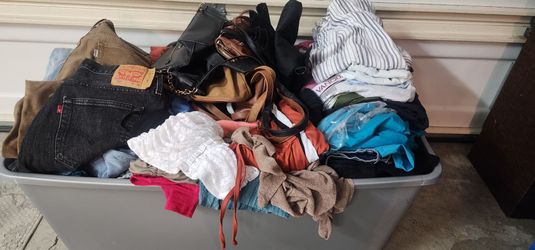 150+ Women’s Clothing Pieces + 5 Handbags –Lot – $80 OBO