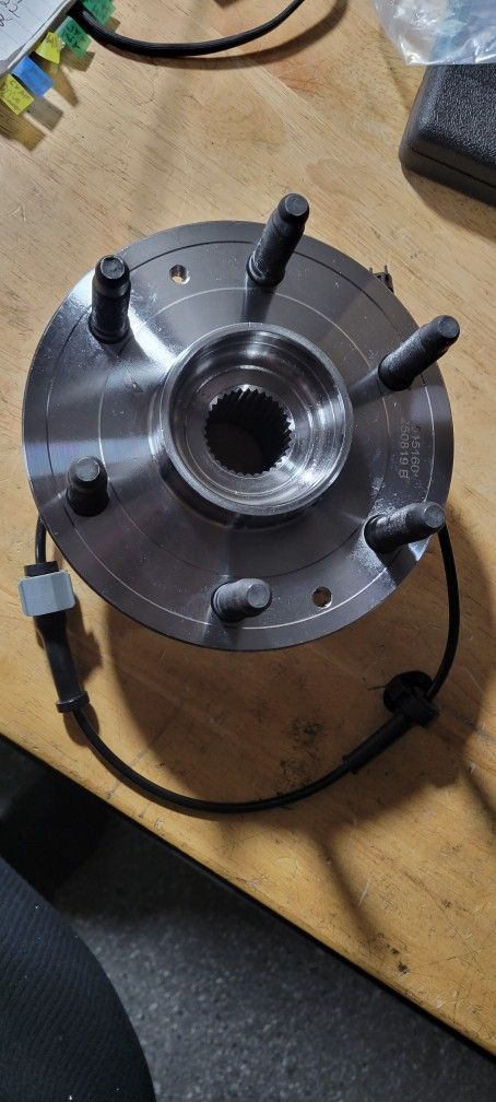 2015---2020 Chevy Silverado, Tahoe/GMC Sierra , Yukon Wheel Hub